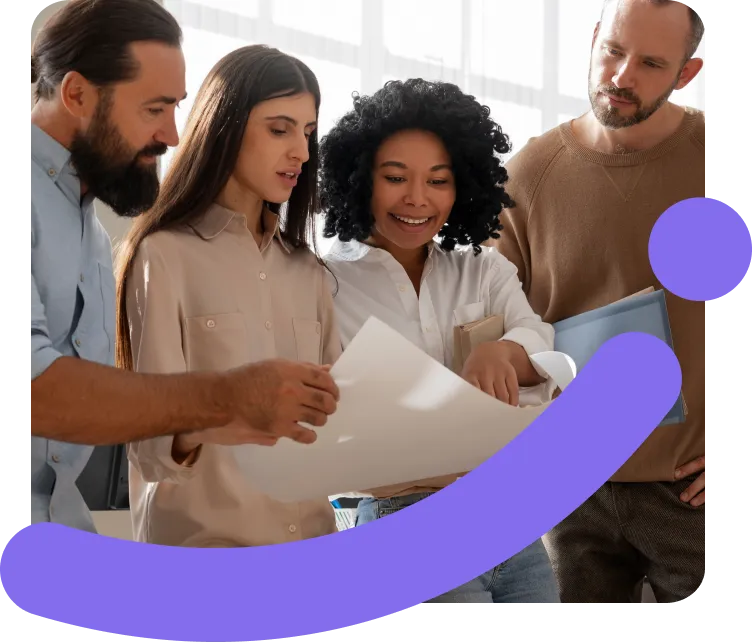 Professores e Coordenadores da PES Yearly Training analisando planejamentos